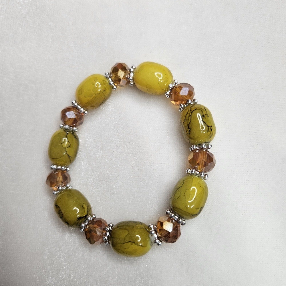 Women's Yellow Glass Bead Stretch Bracelet Faceted Beads Amber Color Beads NWOT - Picture 6 of 6